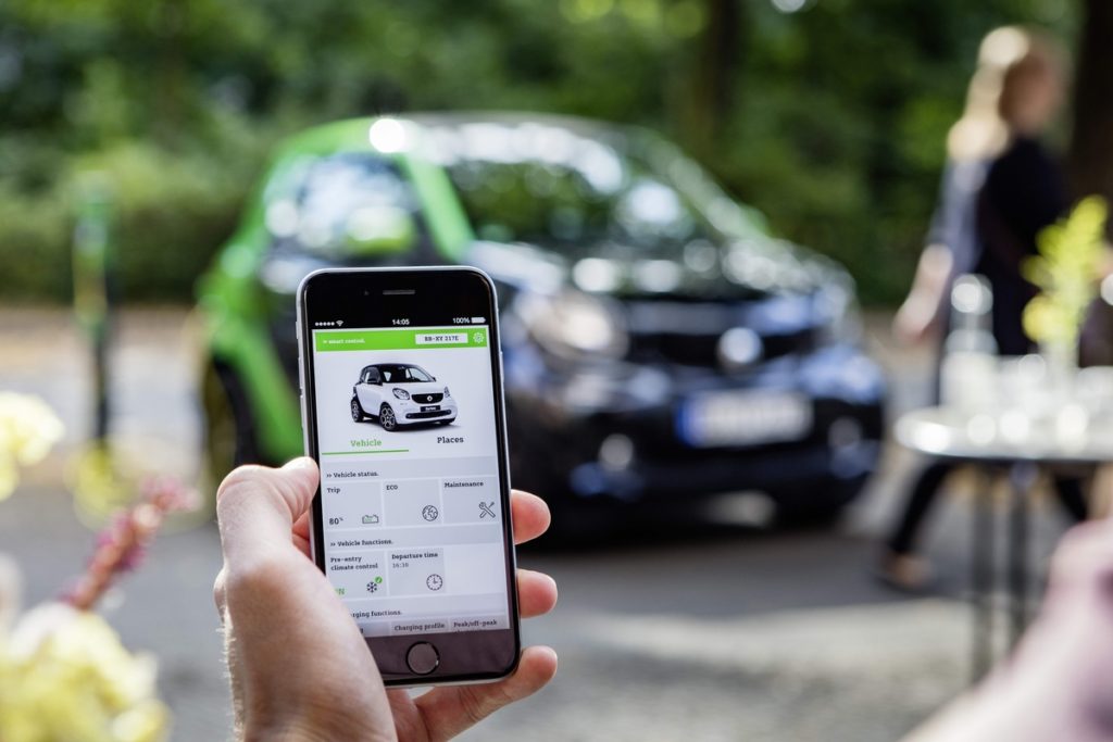 2017 smart fortwo coupe electric drive (Euro spec image)